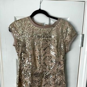 Beautiful gold dress Vince Camuto size 4